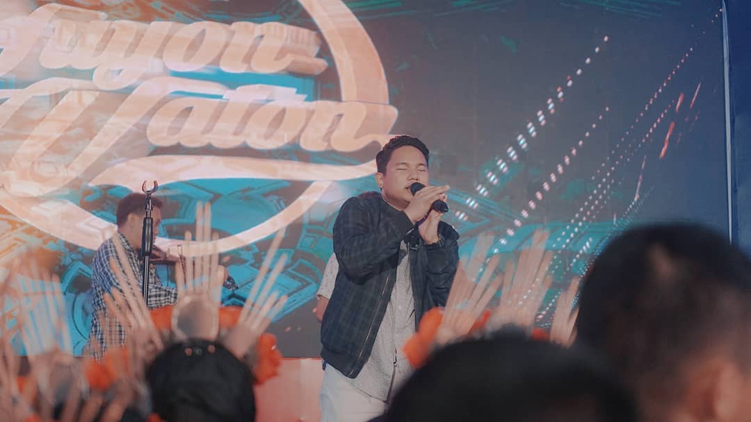 Faisal Bagus Ibrahim, vokalis Guyon Waton, selalu menghayati ketika menyanyikan lagu bertema cinta